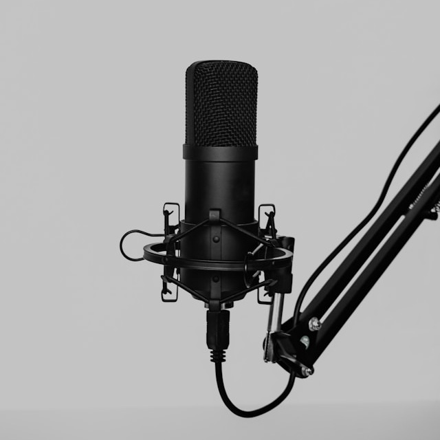 micro-streaming-usb-xlr-streamer-podcast